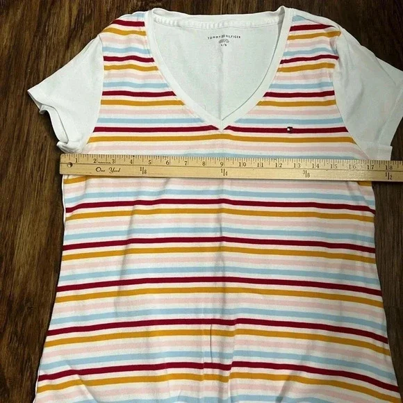 Tommy Hilfiger tee shirt - Picture 4 of 6